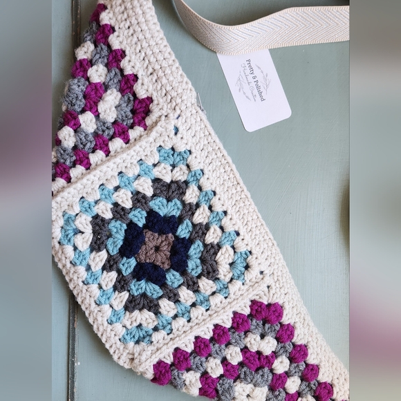 Handmade crocheted Fanny Pack - Picture 2 of 4